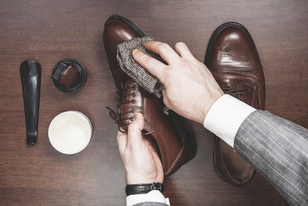 The gentleman's guide to shine your shoes like a pro - Vintage Gentlemen