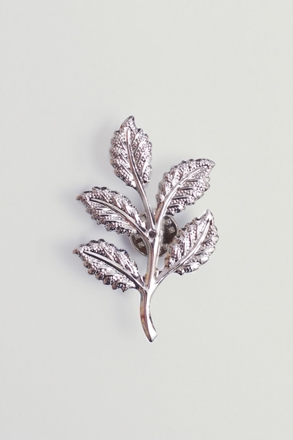 Leaf Lapel Pin 