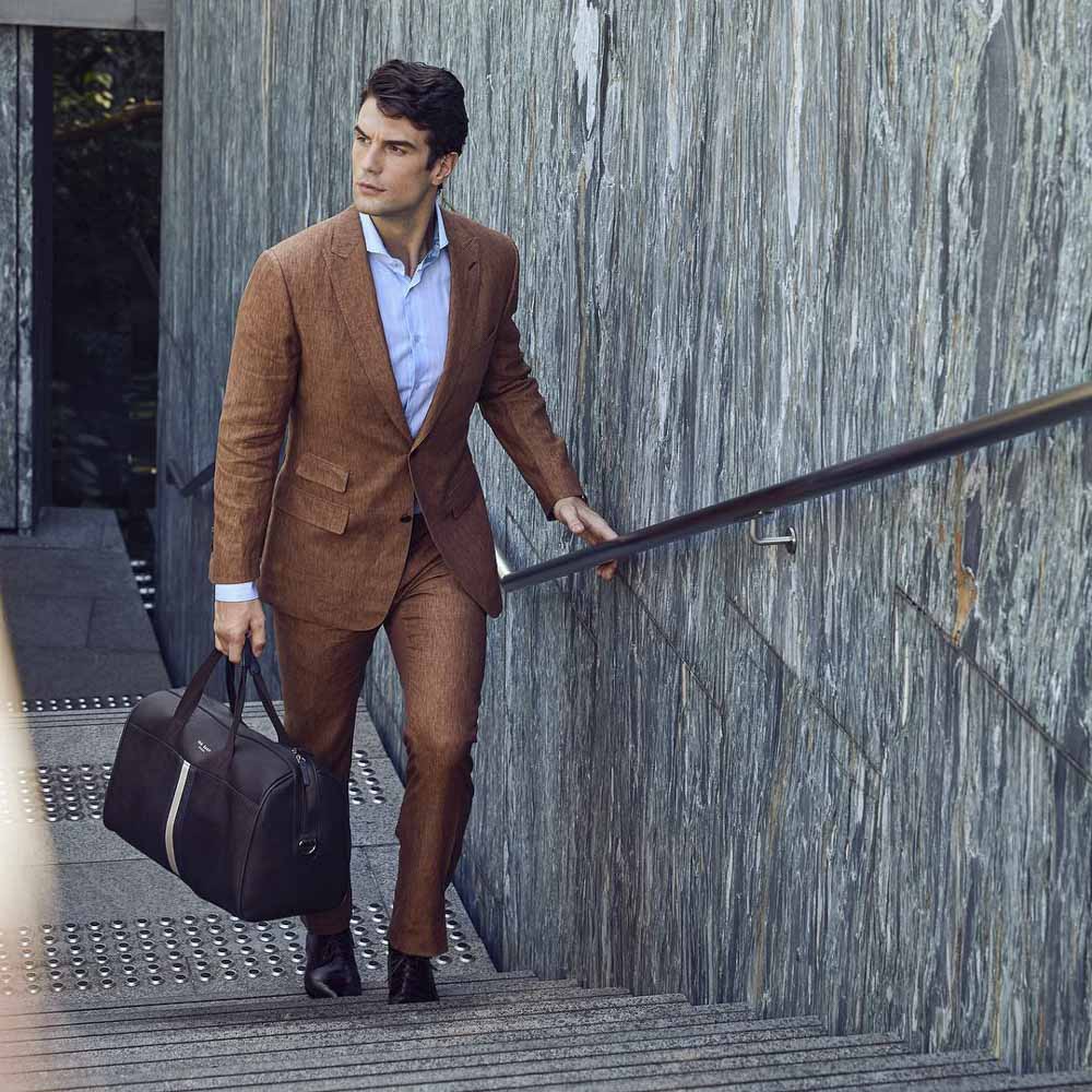 A Tailor's Guide To Choosing Suit Jacket Pockets | Senszio